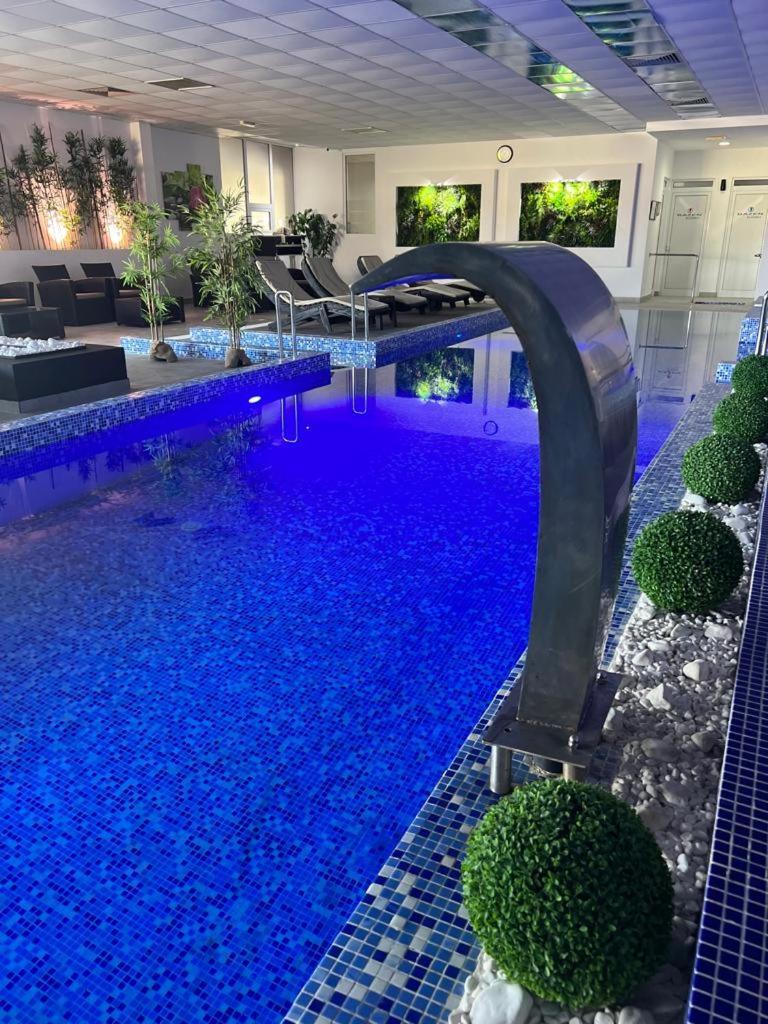 Stari Banovci"Poseidon" Centar公寓式酒店 外观 照片