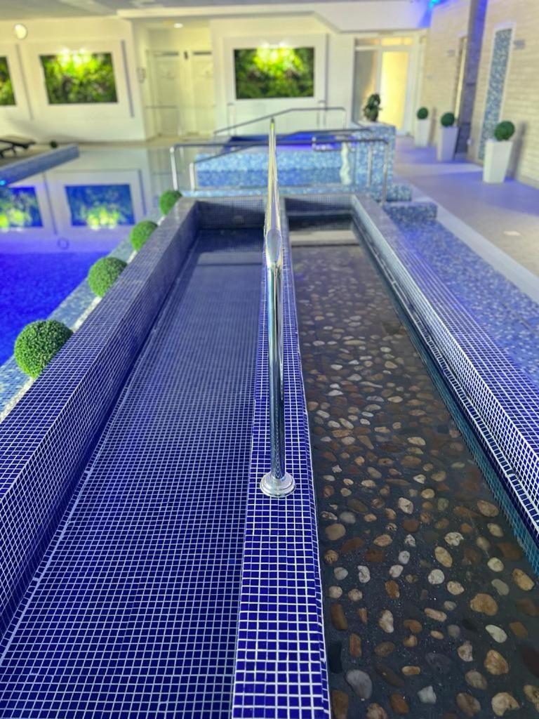 Stari Banovci"Poseidon" Centar公寓式酒店 外观 照片